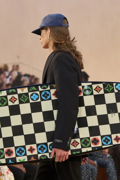 Look 14